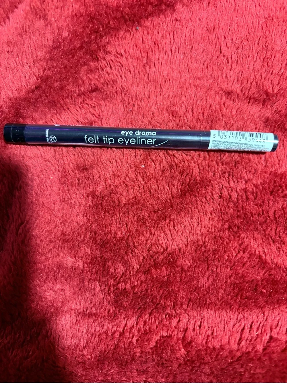 La Femme Eye Drama Felt Tip Eyeliner & Free beauty gift bag